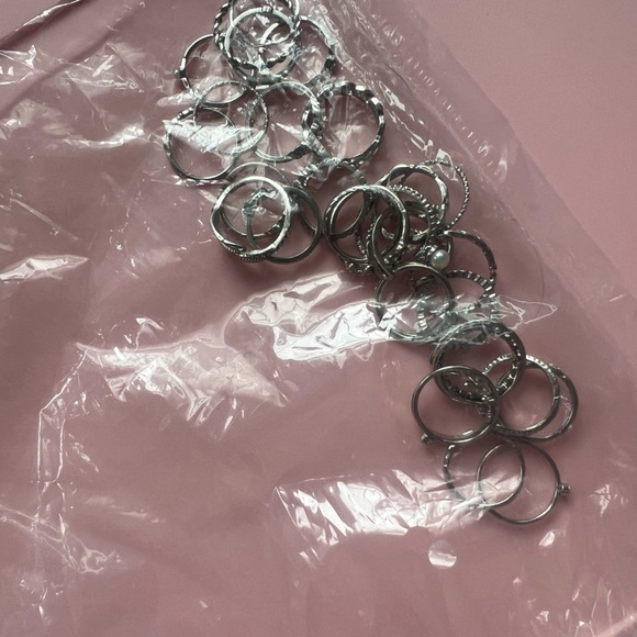 💍 Silver Plated Ring Bundle | Mixed Stackable Rings | Textured Bands | Small 💍 - Picture 3 of 4